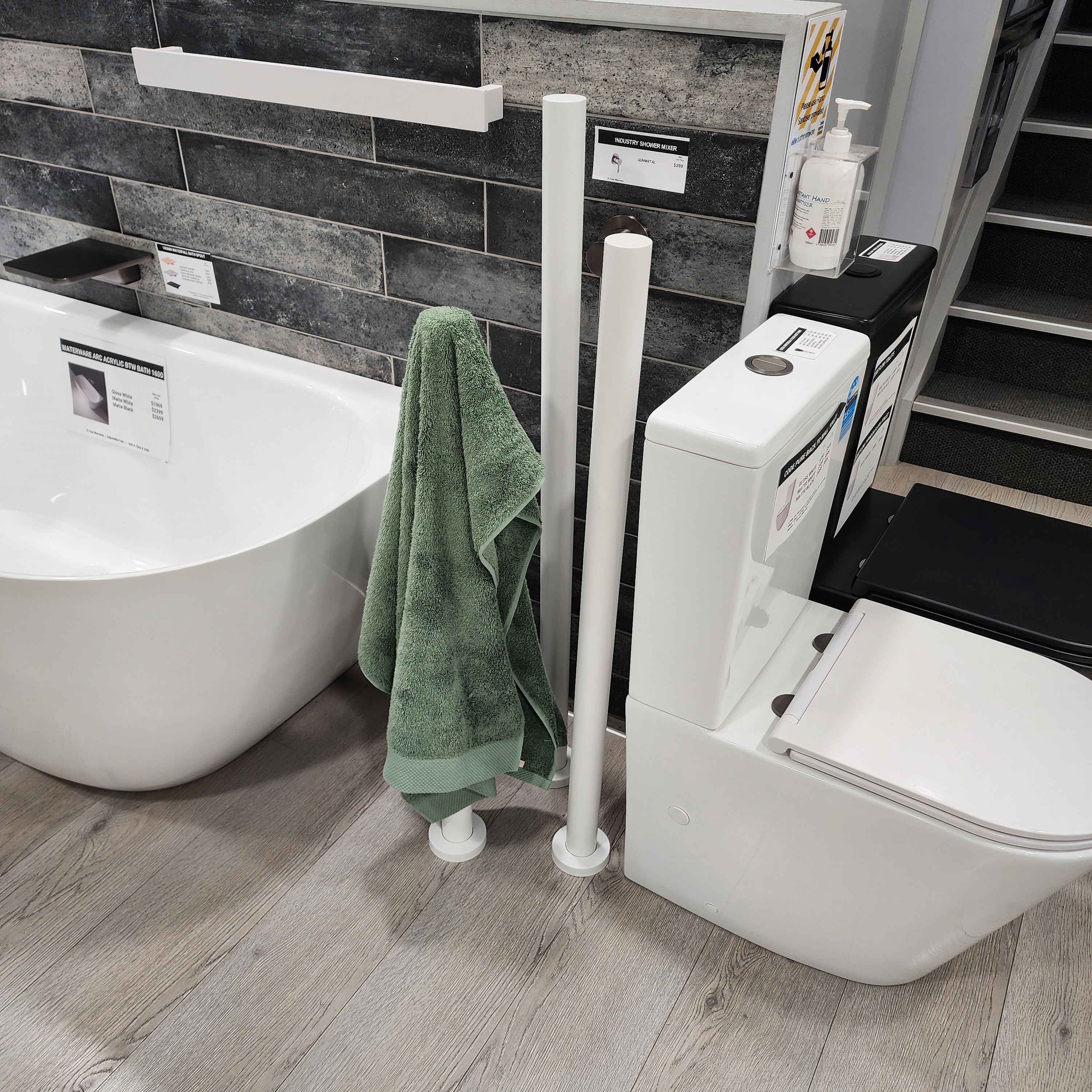 code-pure-freestanding-heated-towel-rail-1100