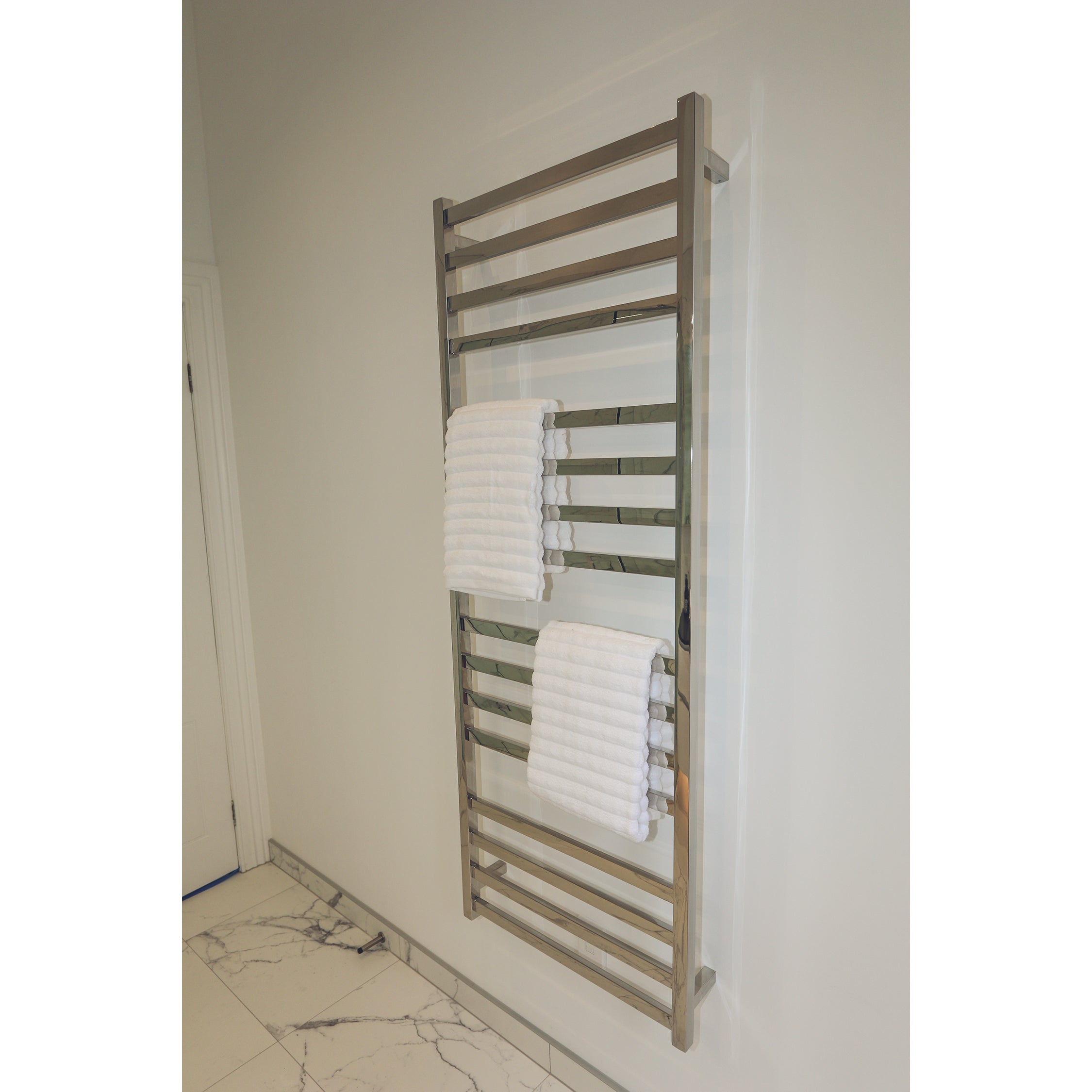 code-square-heated-towel-ladder-1600-chrome