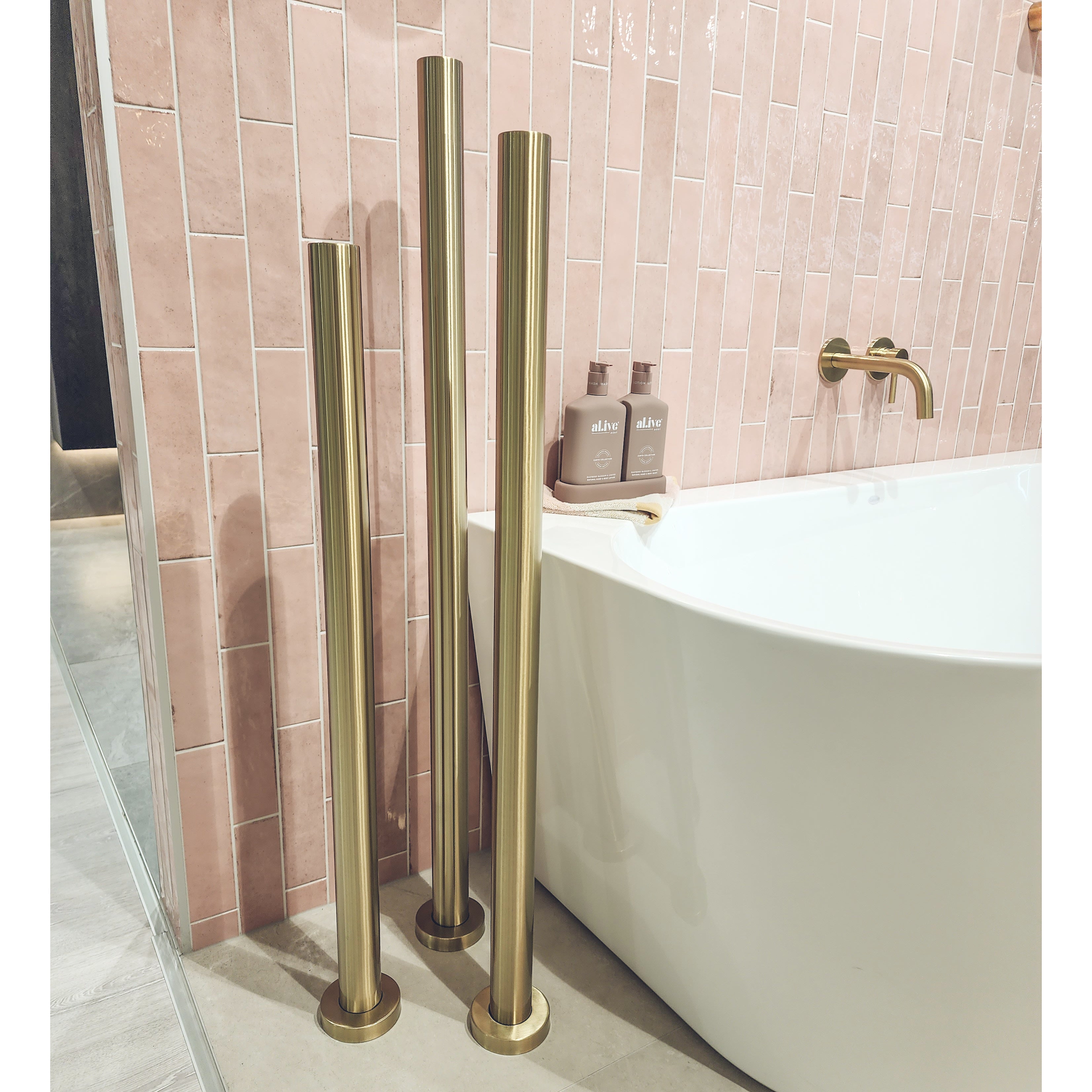 code-pure-freestanding-heated-towel-rail-900