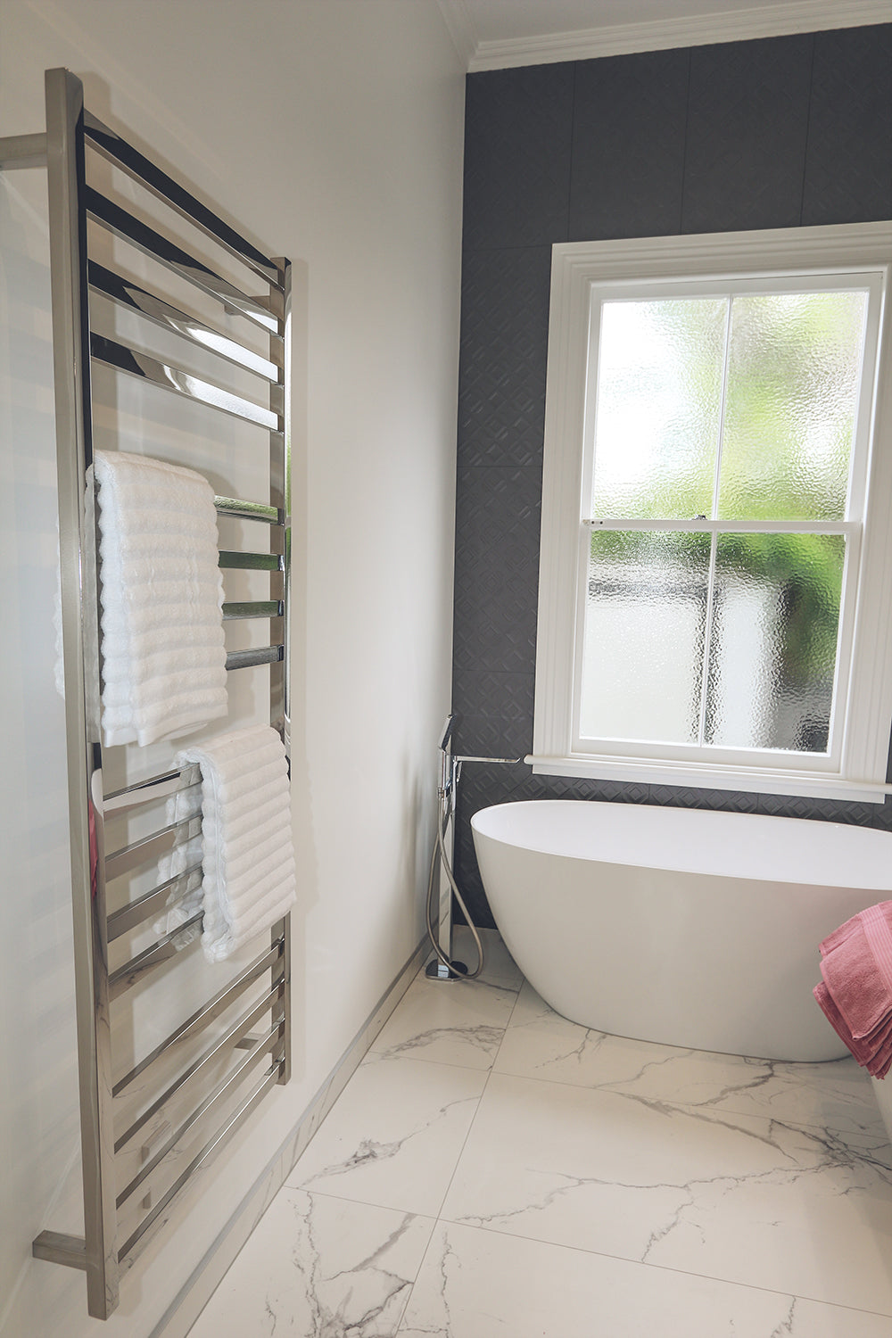 code-square-heated-towel-ladder-1600-chrome