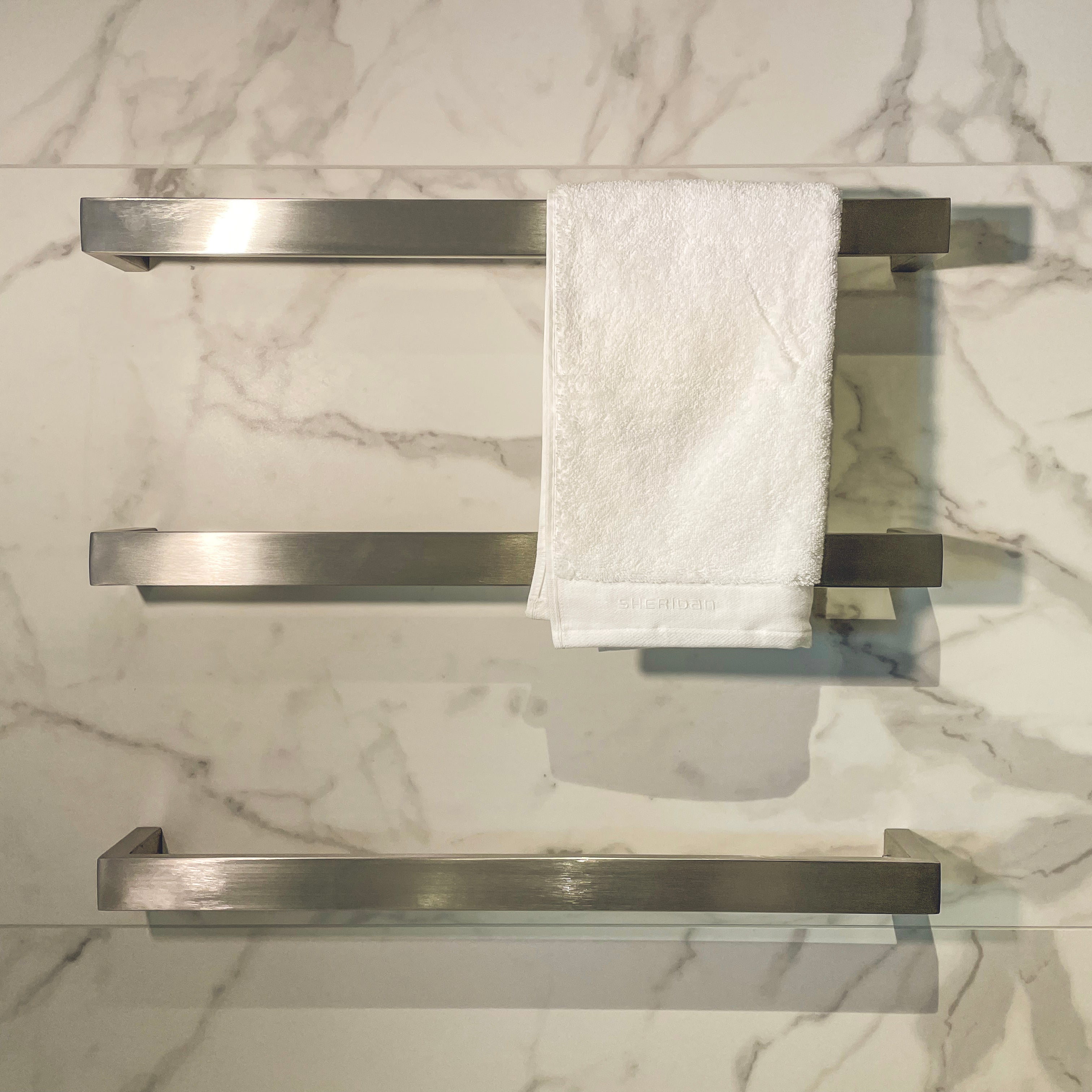 code-montana-single-bar-heated-towel-rail-620-brushed-nickel
