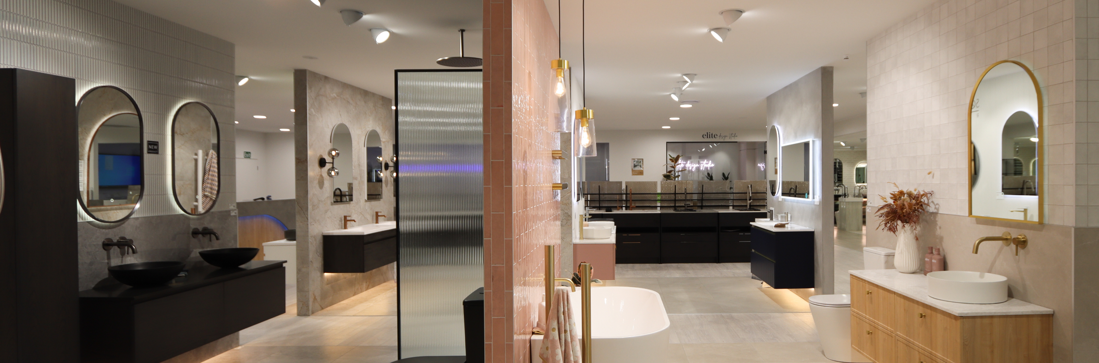 SHOWROOM_BANNER.png