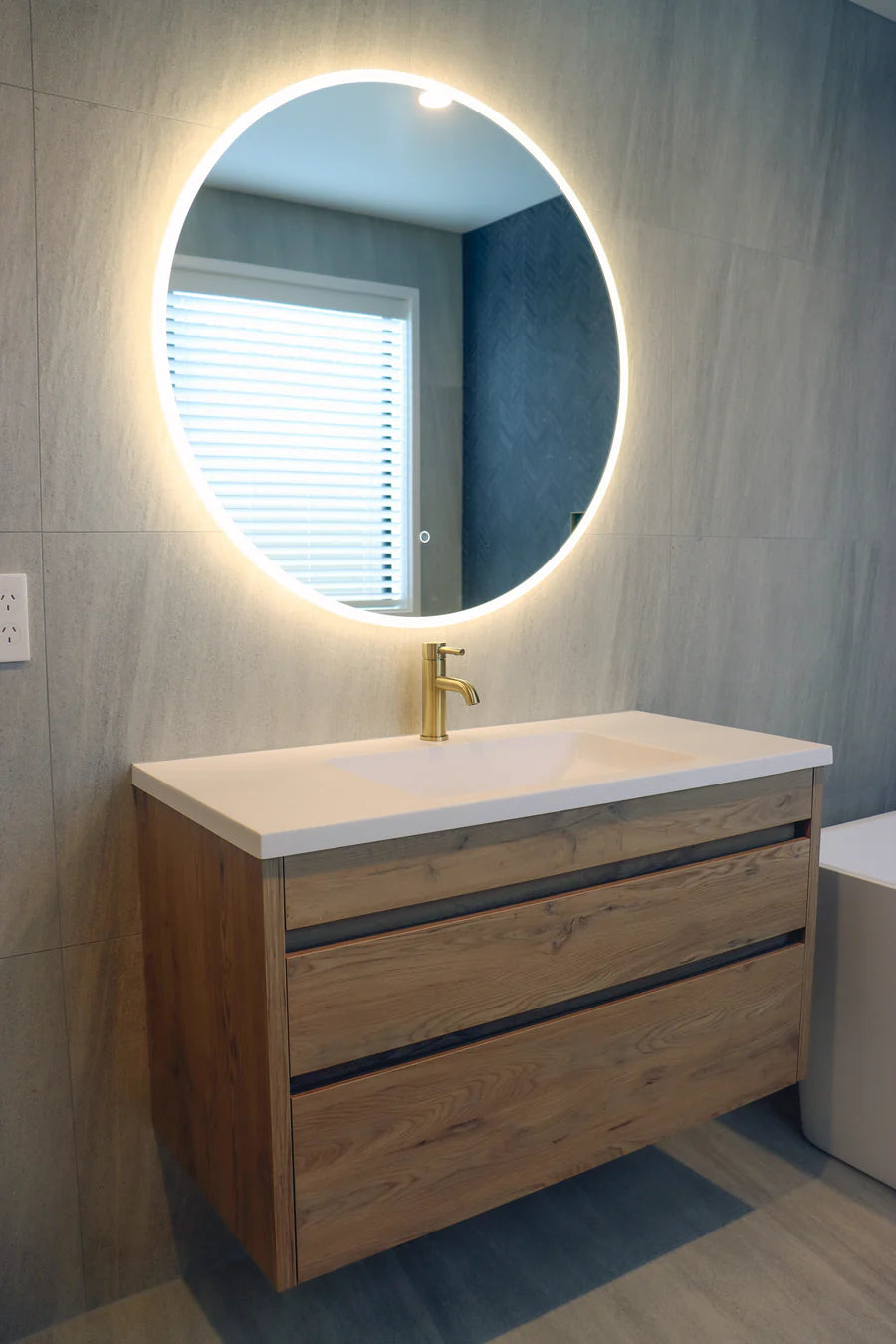SOLACE LED MIRROR - ROUND 750MM